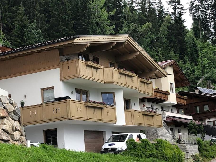Ferienhaus Zillertal Panorama Blick Balkon Sauna Zellberg Exterior photo